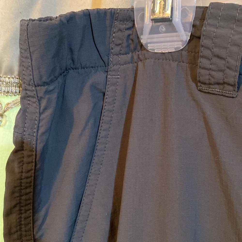 Columbia 38x32 pants/shorts omni-shade